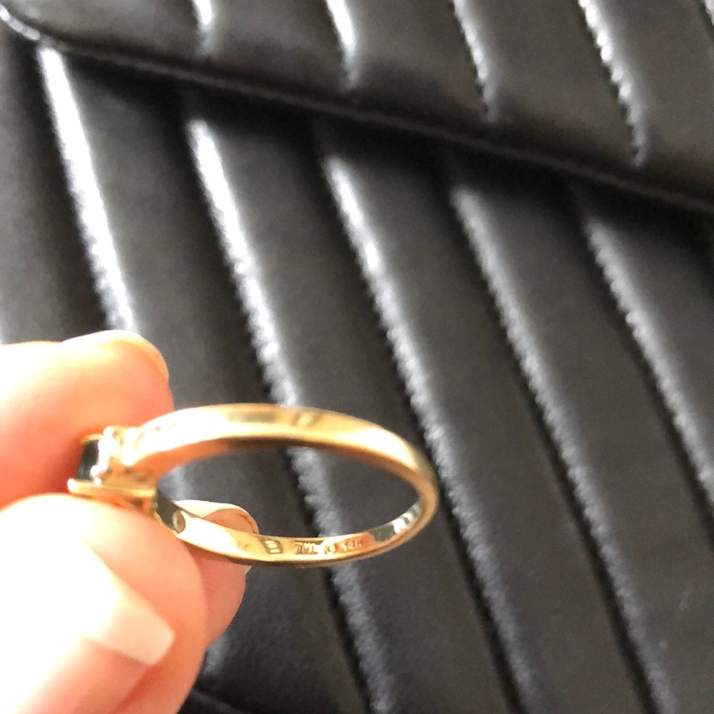 14 kt gold natural emerald and diamond ring. - Picture 14 of 16